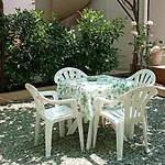 Ξενοδοχείο με διαμερίσματα La Vigna By The Sea 3*