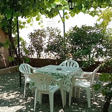 La Vigna By The Sea