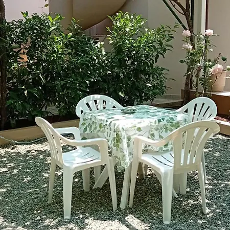 Aparthotel La Vigna By The Sea 3*