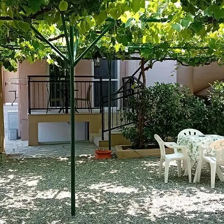 Aparthotel La Vigna By The Sea Chrisi Ammoudia